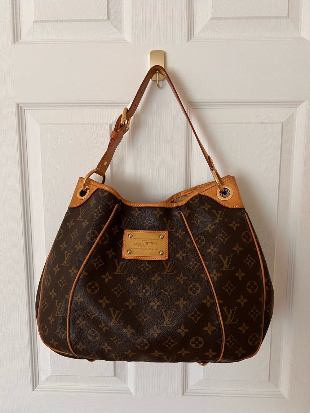 Authentic Louis Vuitton Galliera PM Additional pics